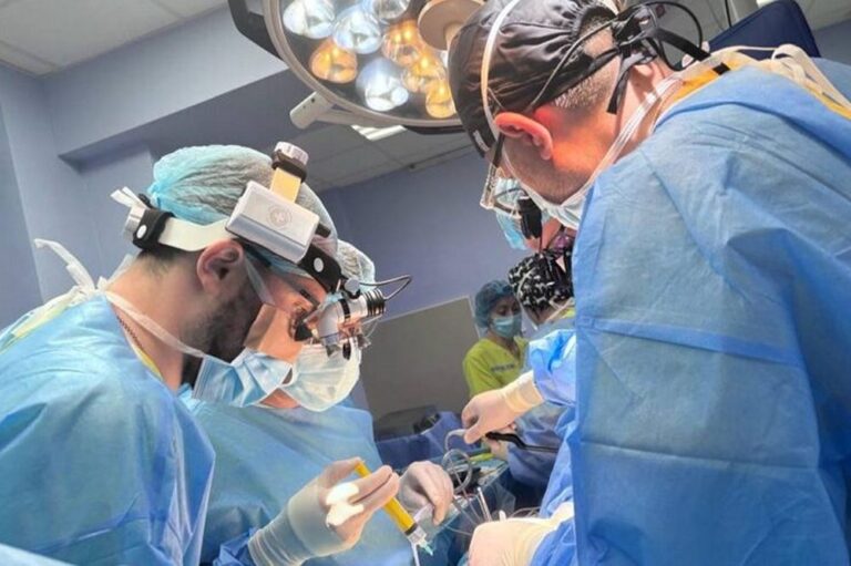 Безкоштовна медична допомога для дітей від шотландських хірургів